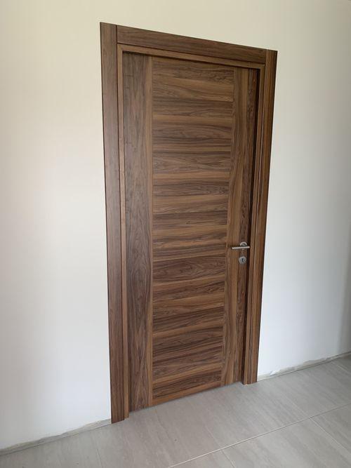Chantier client, installation d'une porte d'intérieur