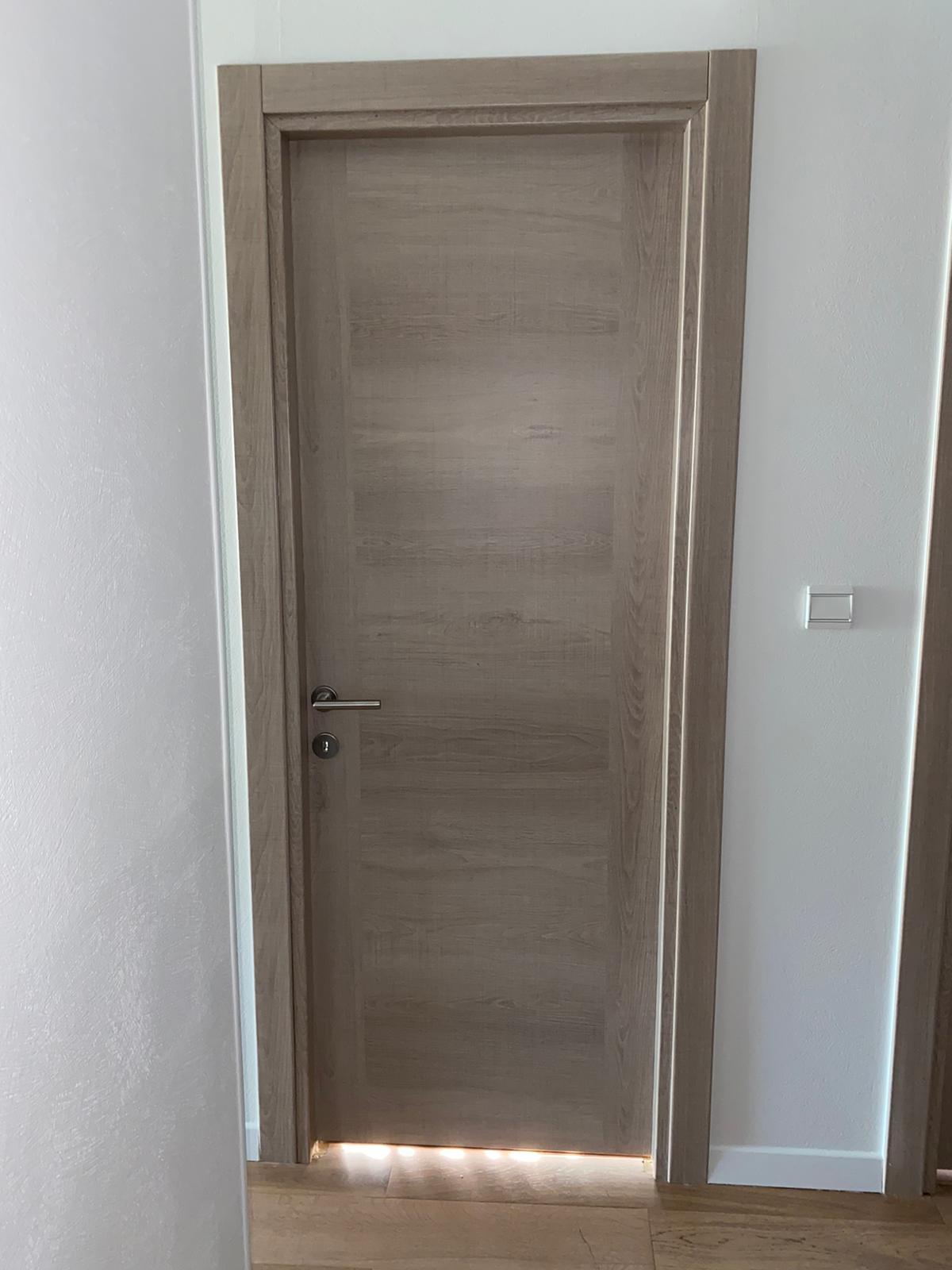 Chantier client, installation d'une porte d'intérieur